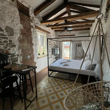 Loving My Rooms 3 - Incantevole Monolocale Nel Centro Storico Gorizia Extérieur photo